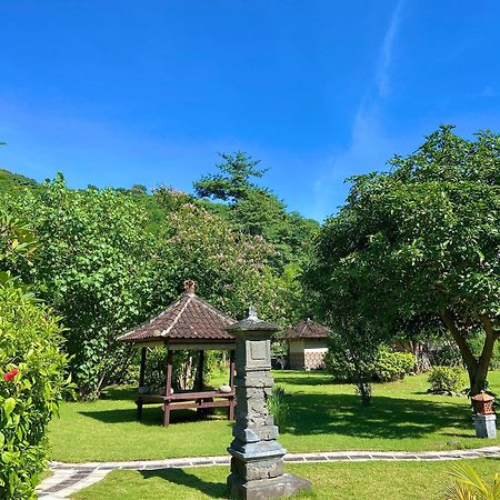 Sunia Loka Bungalows & Dive Center 페무테란 외부 사진