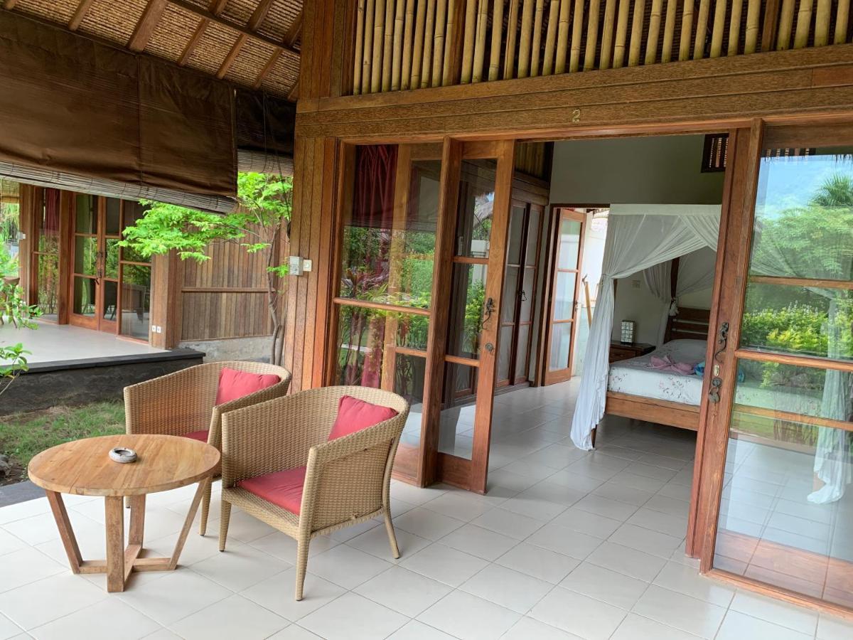 Sunia Loka Bungalows & Dive Center 페무테란 외부 사진