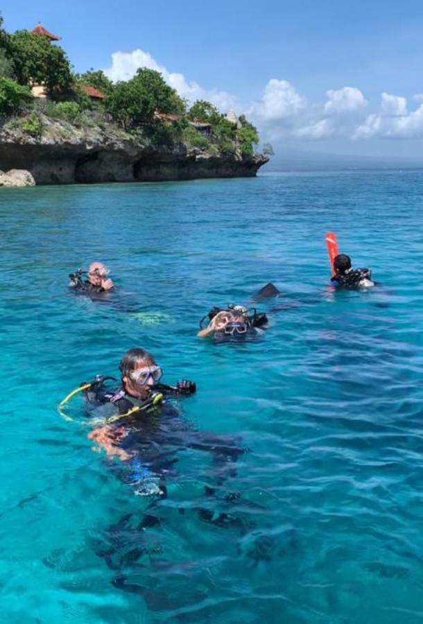 Sunia Loka Bungalows & Dive Center 페무테란 외부 사진