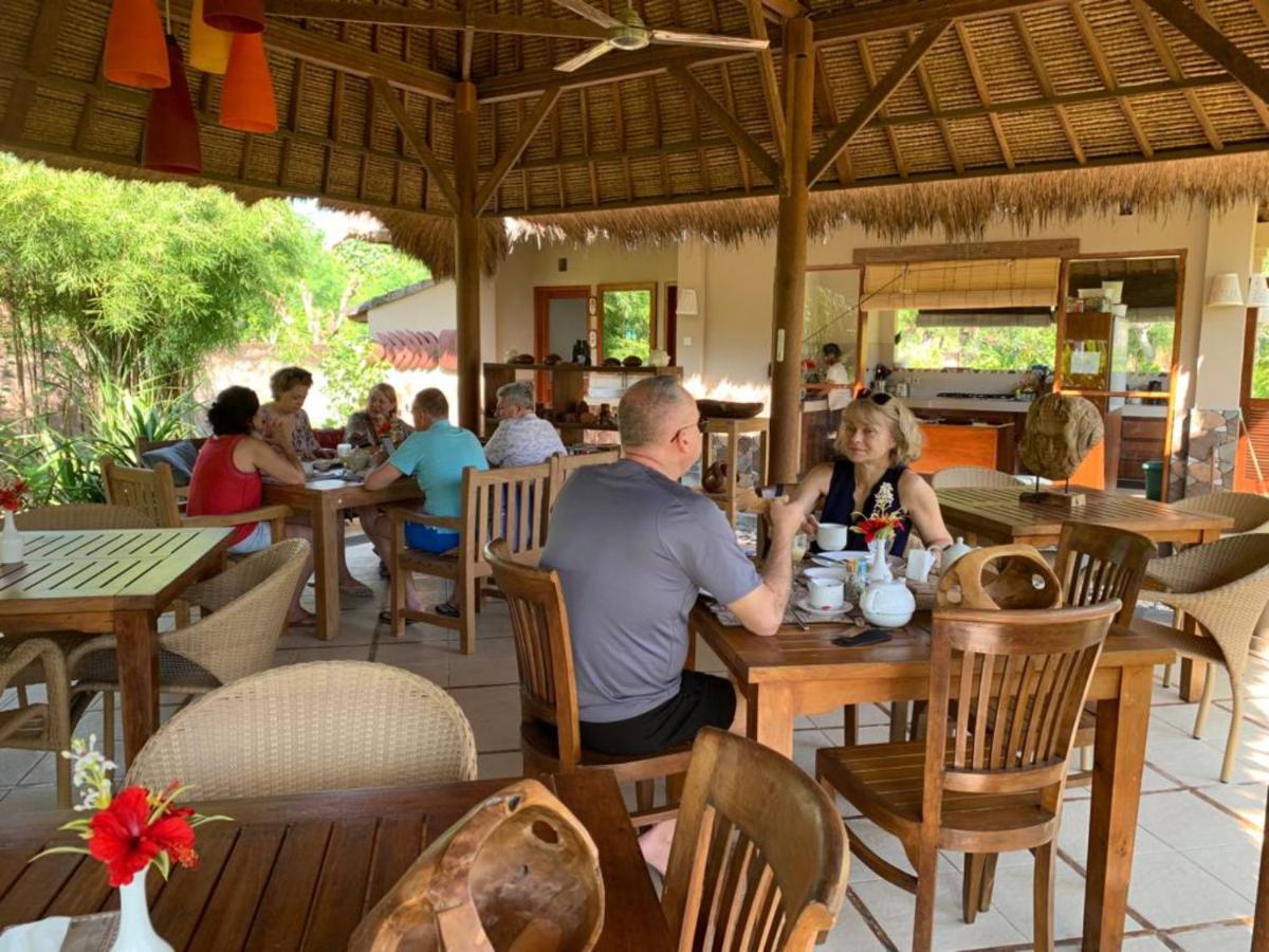 Sunia Loka Bungalows & Dive Center 페무테란 외부 사진