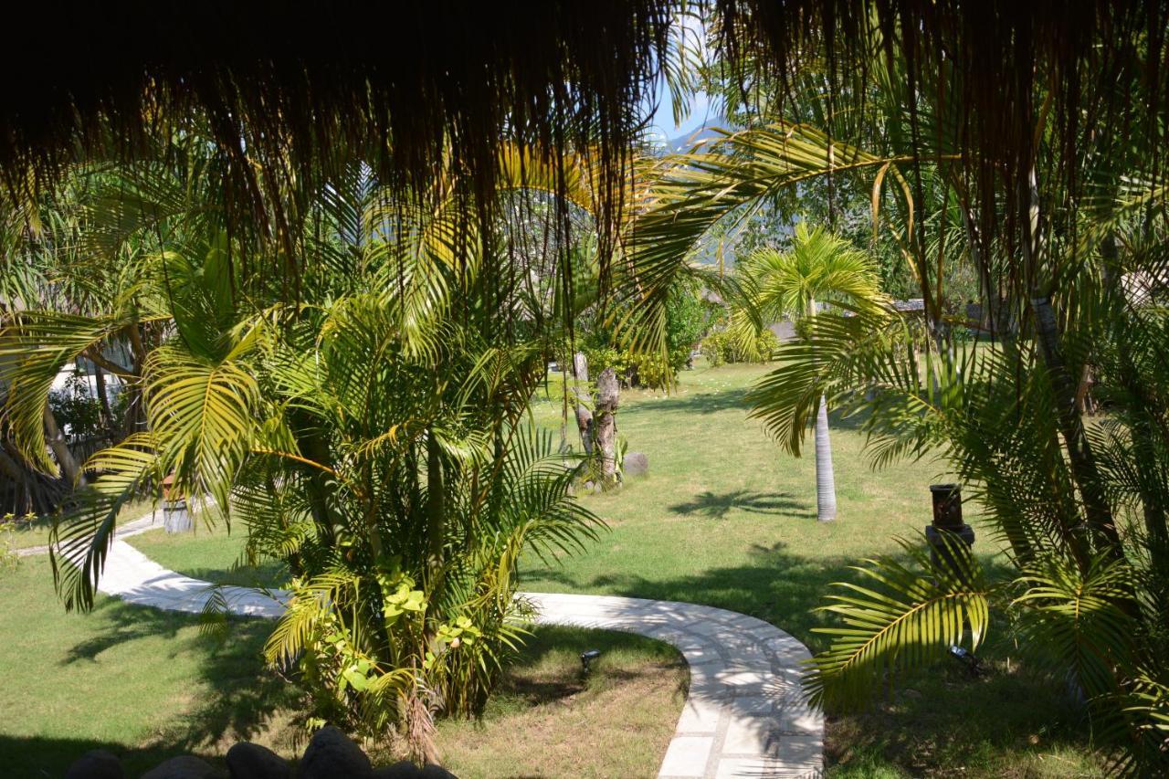 Sunia Loka Bungalows & Dive Center 페무테란 외부 사진