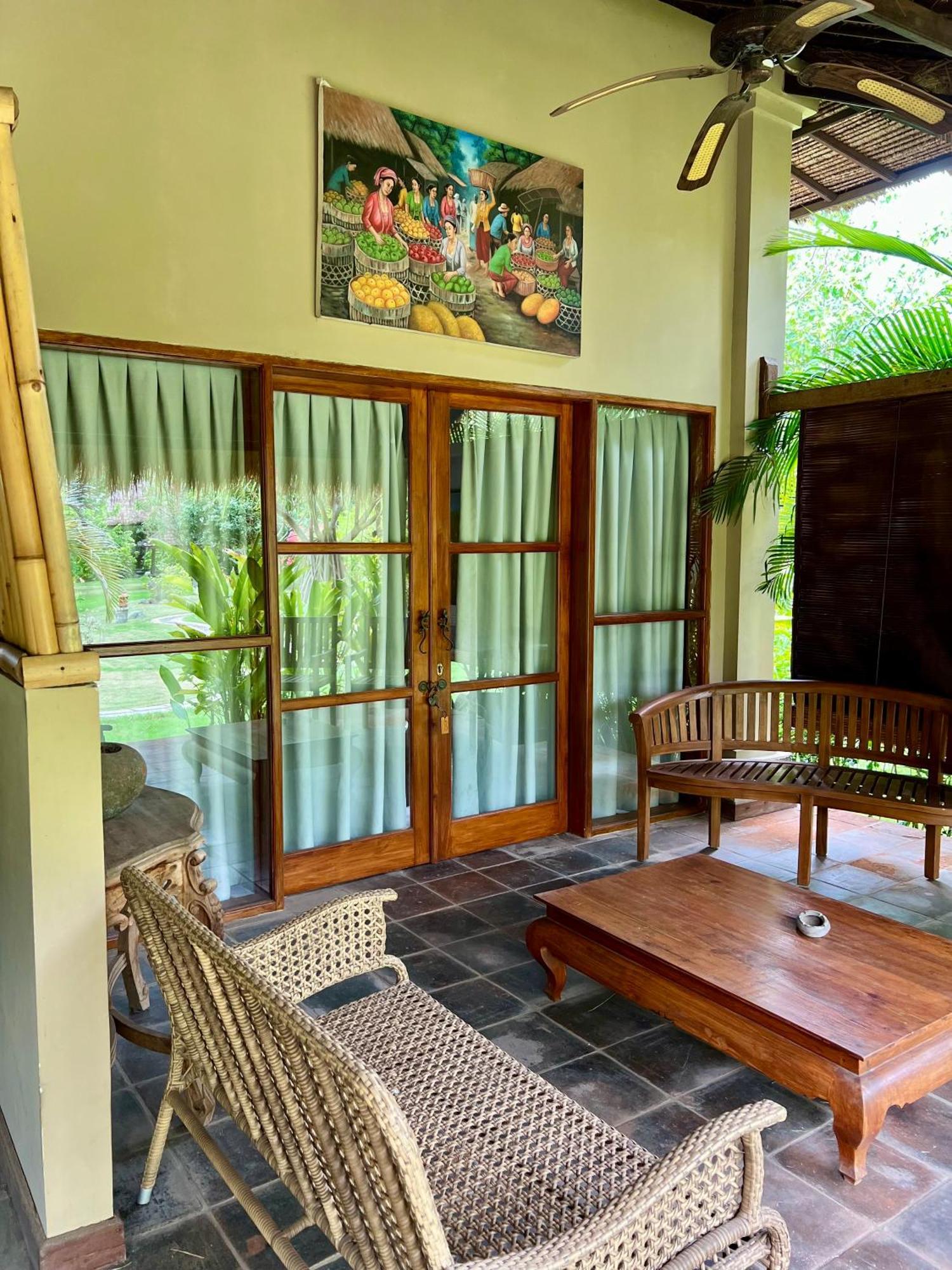 Sunia Loka Bungalows & Dive Center 페무테란 외부 사진