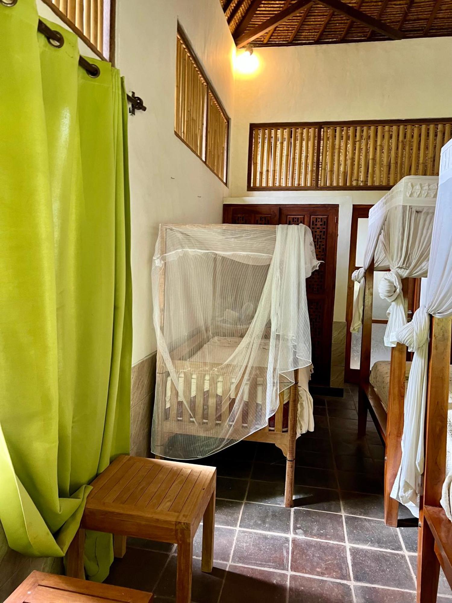 Sunia Loka Bungalows & Dive Center 페무테란 외부 사진
