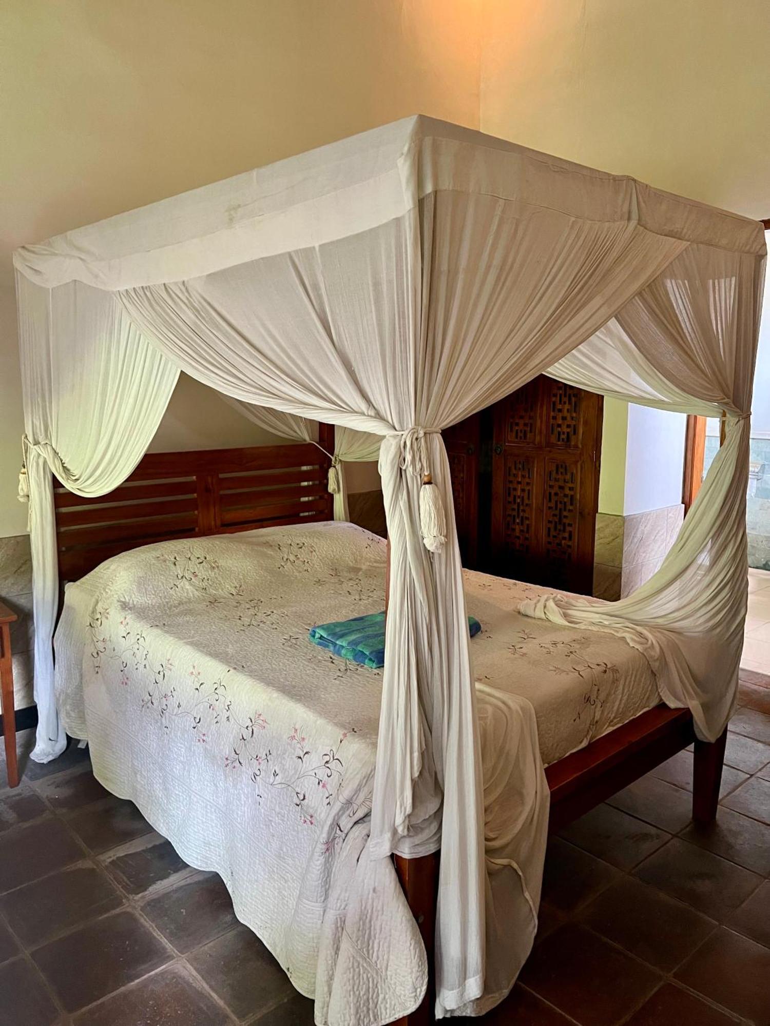 Sunia Loka Bungalows & Dive Center 페무테란 외부 사진