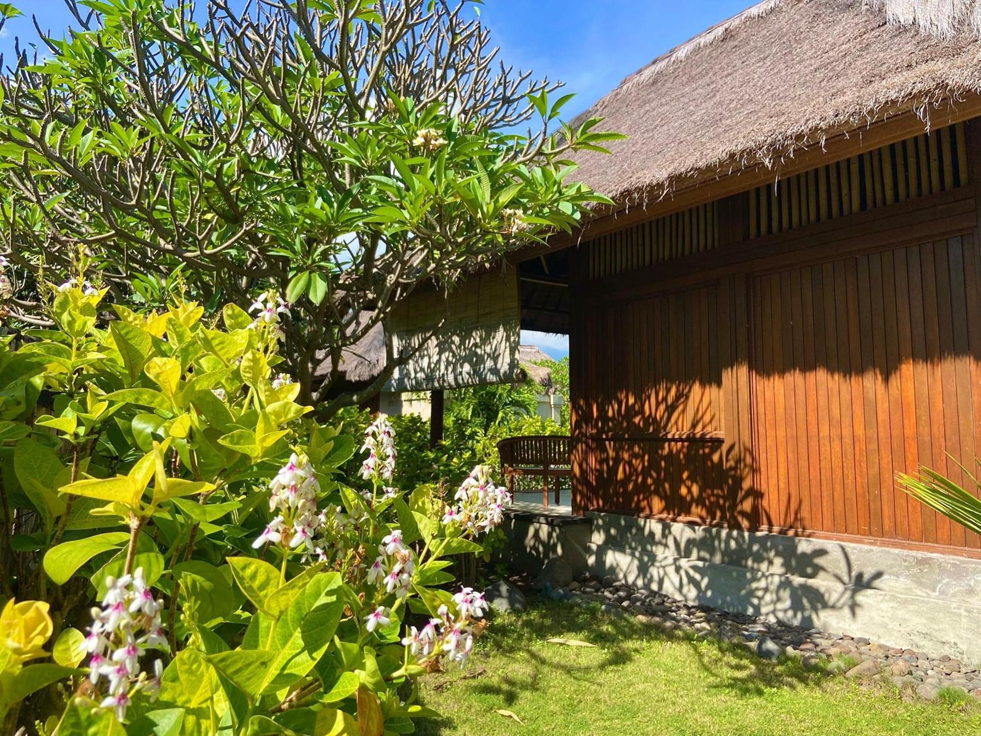 Sunia Loka Bungalows & Dive Center 페무테란 외부 사진